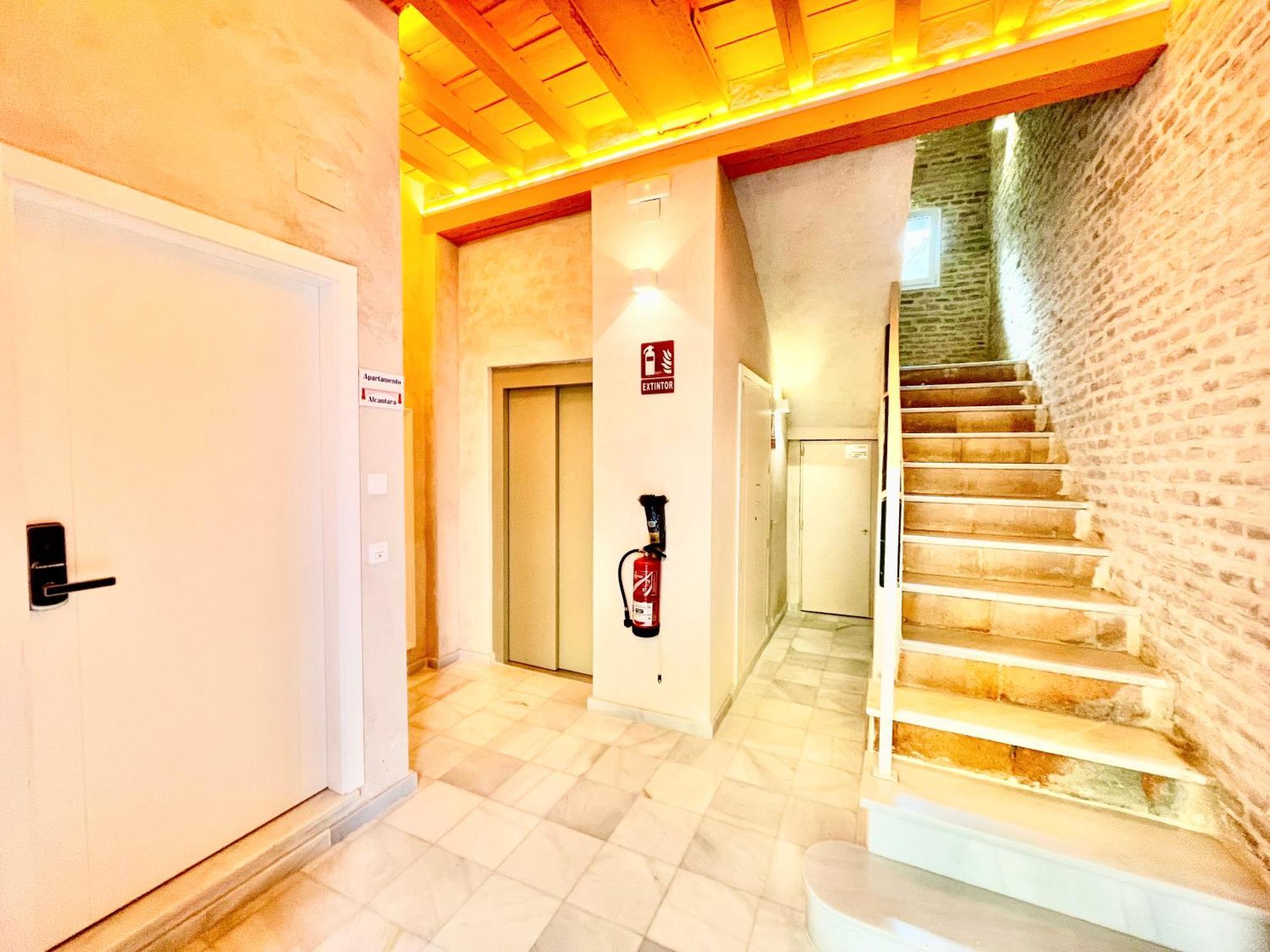 Click Triana Apartment Sevilla Exterior foto